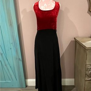 Dorin Frankfurt Red Velvet/Black Party Maxi Dress -2